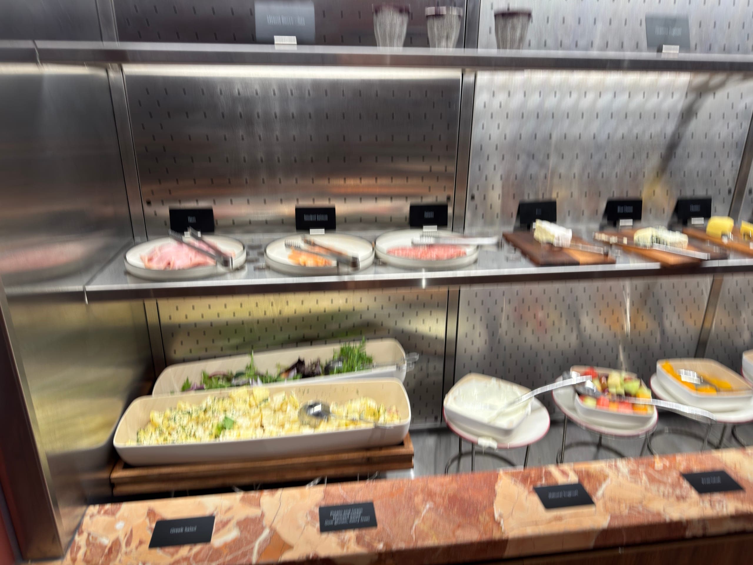 Cold food station